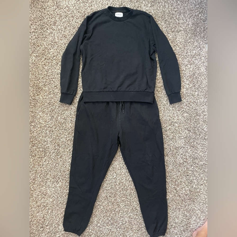 Melrose Place Men’s Black Sweat Suit - Large